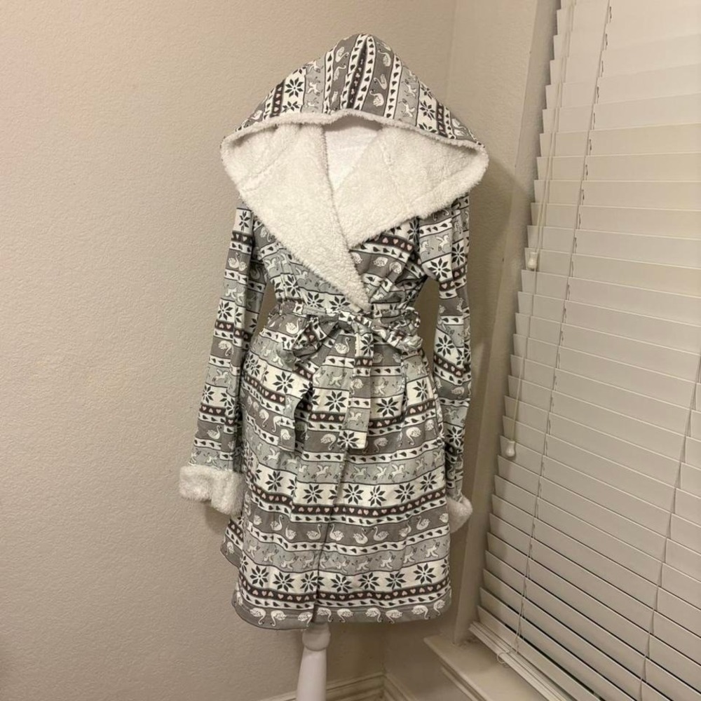 Topshop size M gray white pink hooded sherpa fair isle fantasy cotton blend robe